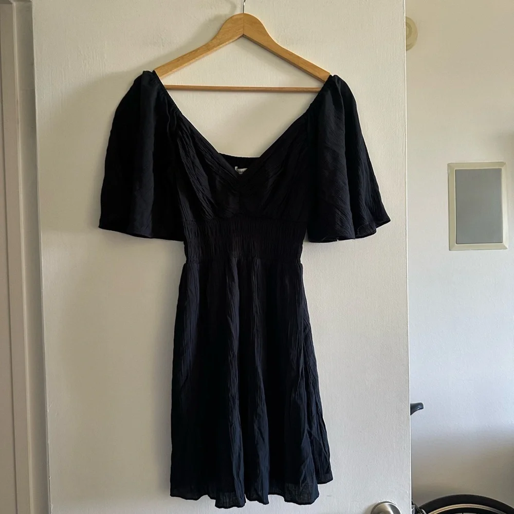 Abercrombie & Fitch Black Angel Sleeve Smocked Waist Mini Dress size ST EUC - Picture 7 of 12